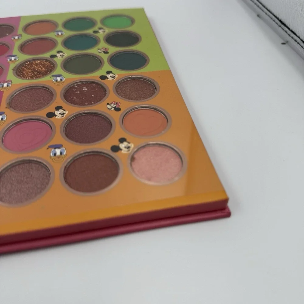 Bronze Girl Disney 40 Color Eyeshadow Palette BZ-12 Mickey Minnie